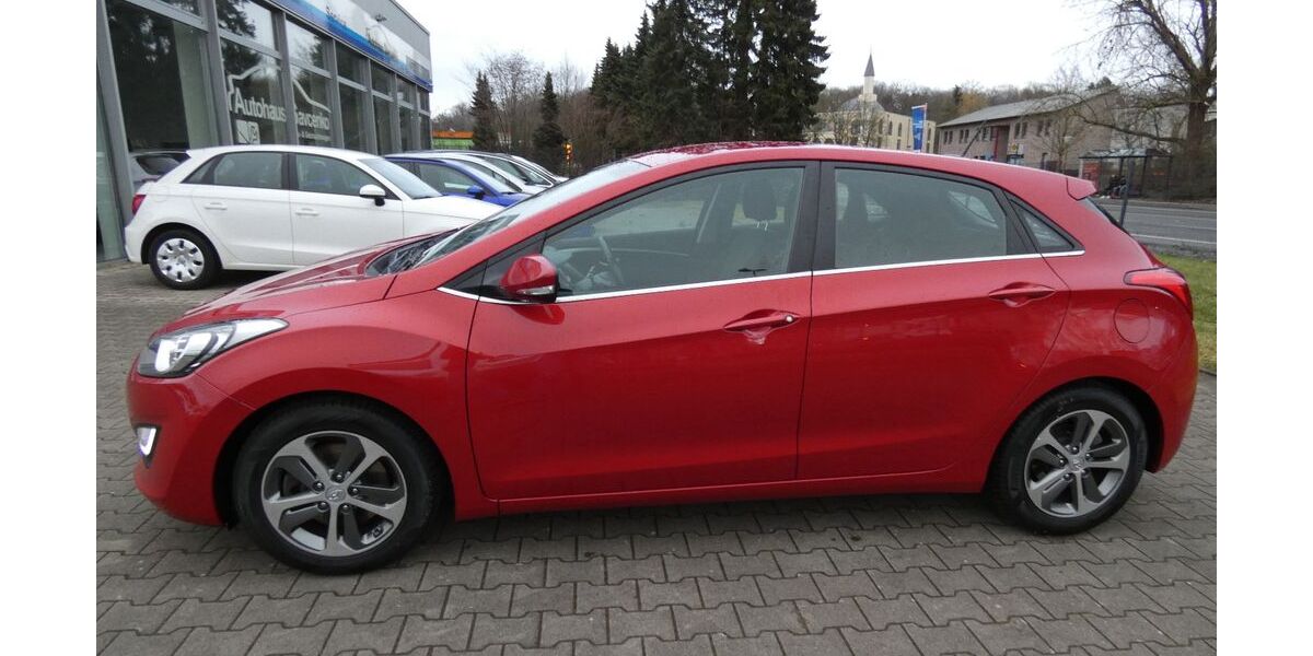 Hyundai i30 112.000 km 7.999 &euro; Bergkamen 59192
