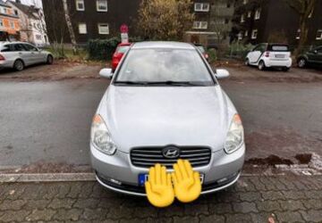 Hyundai Accent 137.000 km 2.500 &euro; Dortmund 44147