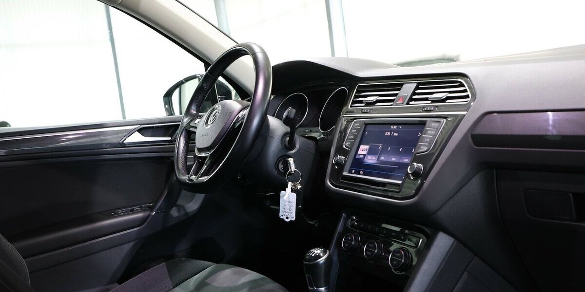 VW Tiguan 2.0 TDI HIGHLINE / LED, ACC+LANE, AHK 141.000 km 18.777 &euro; Hamm 59077