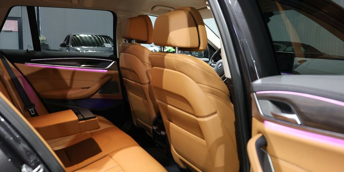 BMW 530i Touring INNOVATION LUXURY-LINE BUSINESS 45.000 km 38.995 &euro; Hamm 59077