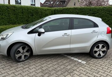 Kia Rio 148.000 km 4.700 &euro; Ahlen 59227