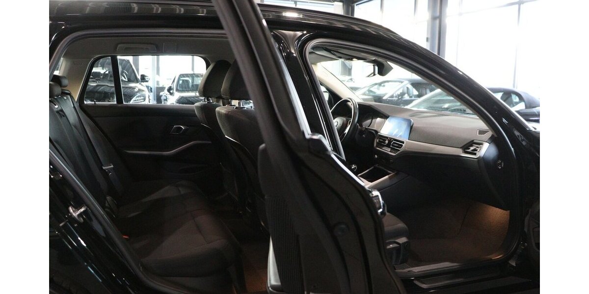 BMW 330d Touring ADVANTAGE / LED / LIVE+NAVI+ 149.000 km 22.444 &euro; Hamm 59077