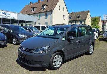 VW Touran 74.252 km 9.690 &euro; Bergkamen 59192