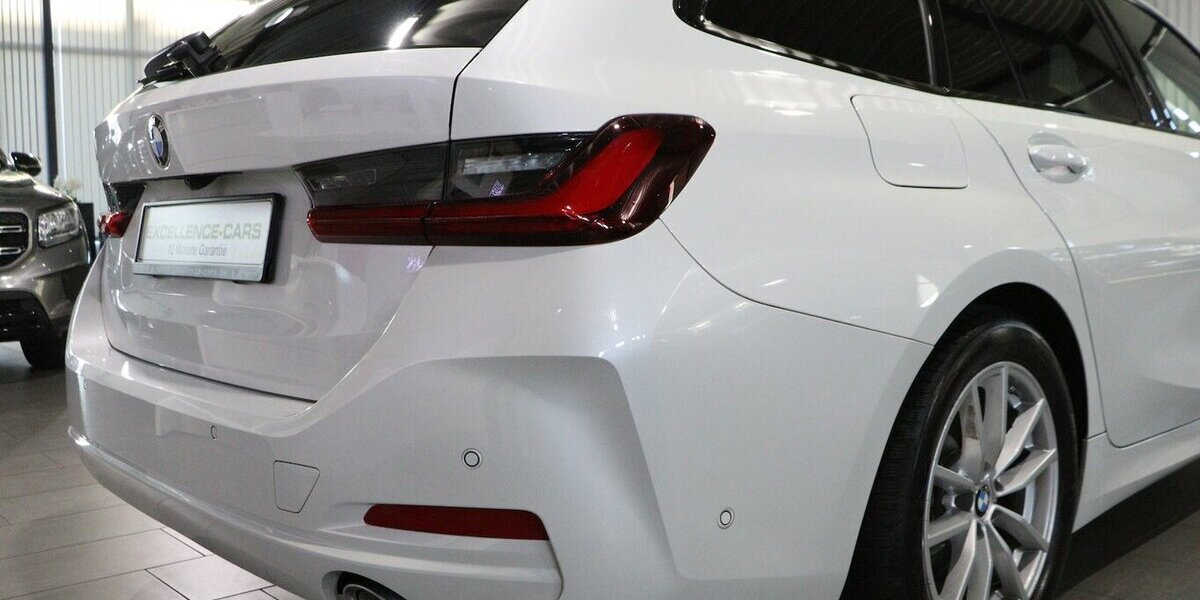 BMW 318d Touring SHADOW LEDER CURVED LED 3-ZONEN 40.000 km 30.444 &euro; Hamm 59077