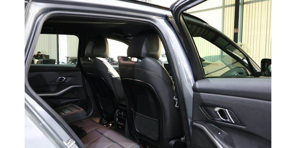 BMW 318d Touring ADVANTAGE CURVED+NAVI, LEDER, LED 67.000 km 29.444 &euro; Hamm 59077