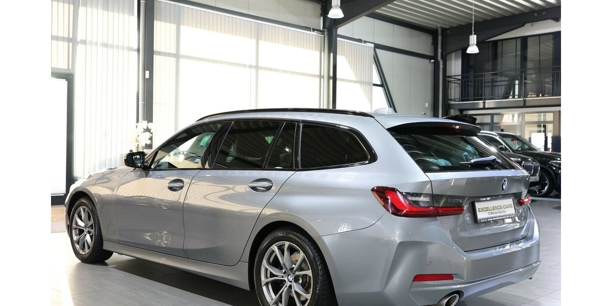 BMW 318d Touring ADVANTAGE CURVED+NAVI, LEDER, LED 67.000 km 29.444 &euro; Hamm 59077