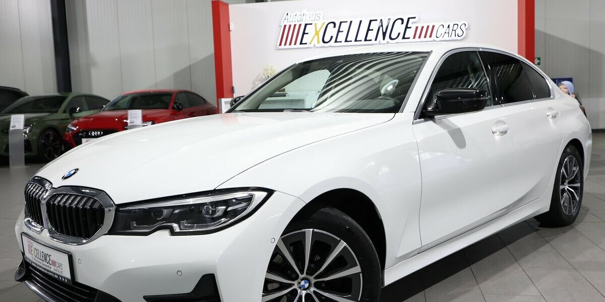BMW 318d SPORT-LINE / LEDER, LIVE-COCKPIT-PRO, LED 107.000 km 26.993 &euro; Hamm 59077