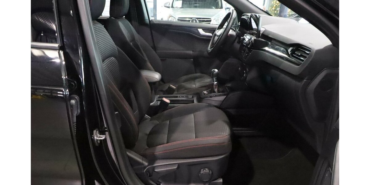 Ford Kuga 2.0 ECOBLUE STYLE ST-LINE SPORT BLACK / LED 125.000 km 16.888 &euro; Hamm 59077