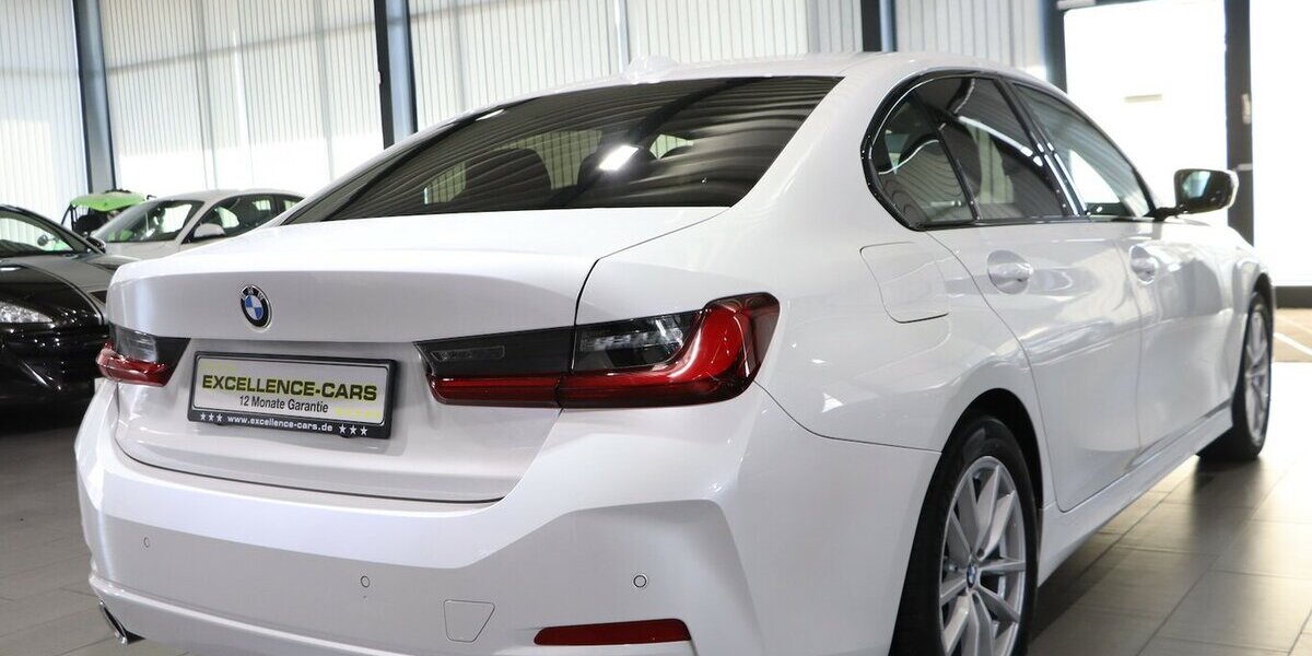 BMW 320d LIMOUSINE xDrive BUSINESS / CURVED / LED 68.000 km 29.333 &euro; Hamm 59077