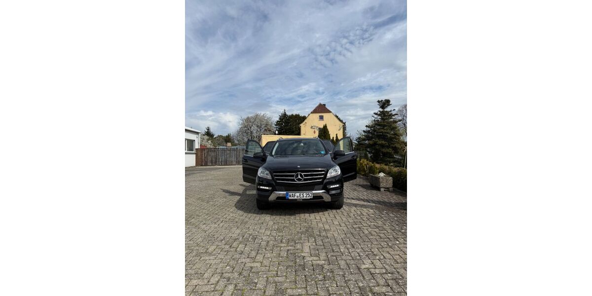 Mercedes-Benz ML 350 140.000 km 25.555 &euro; Ahlen 59227