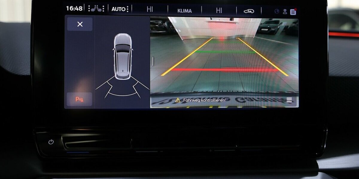 Seat Leon ST 2.0 TDI DSG FR-SPORT-PLUS / LED,PANORAMA 142.000 km 20.444 &euro; Hamm 59077