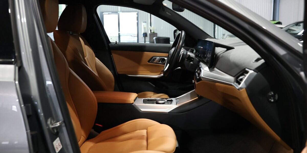 BMW 318d A Touring BUSINESS FACE-LIFT GREY & BROWN 109.000 km 25.833 &euro; Hamm 59077