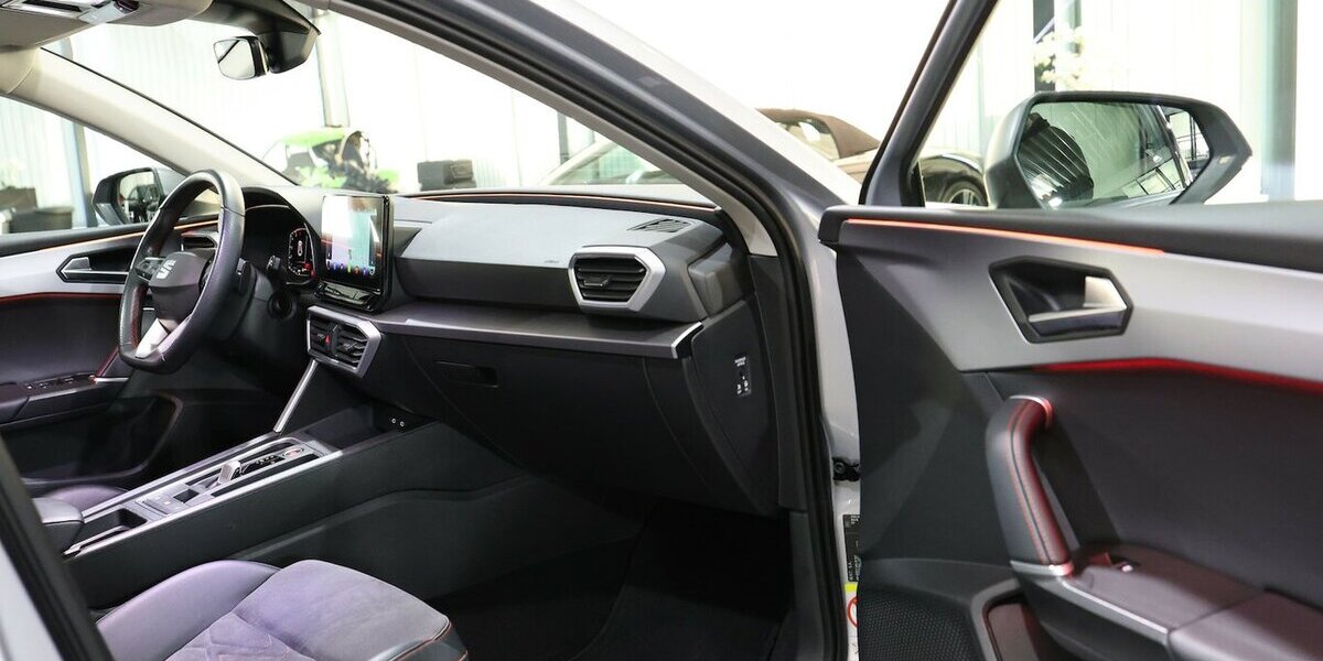 Seat Leon ST 2.0 TDI DSG FR-SPORT-PLUS / LED,PANORAMA 142.000 km 20.444 &euro; Hamm 59077