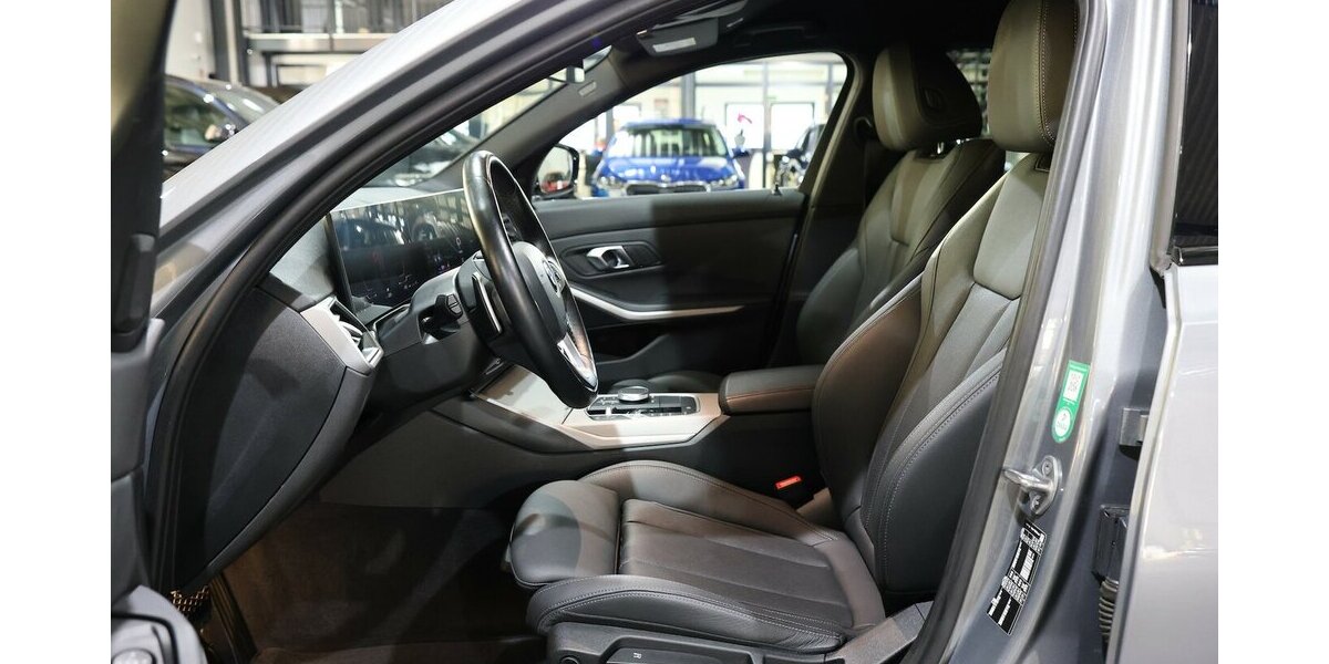 BMW 318d Touring ADVANTAGE CURVED+NAVI, LEDER, LED 67.000 km 29.444 &euro; Hamm 59077